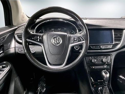 Used 2020 Buick Encore Essence image 9