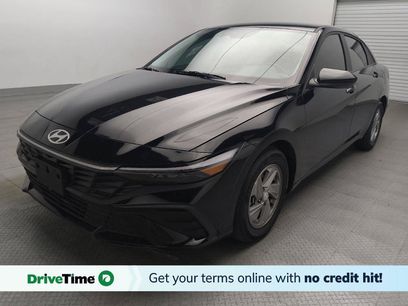 Used 2025 Hyundai Elantra SE w/ Cargo Package