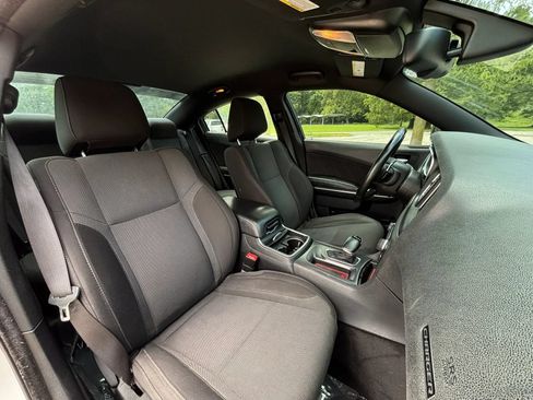 Used 2015 Dodge Charger SXT RWD image 16