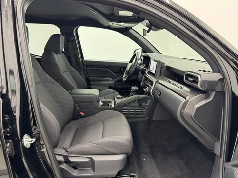 Used 2025 Toyota Tacoma SR5 AWD/4WD image 15