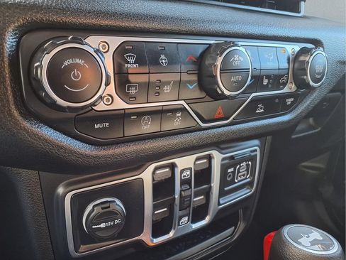 Used 2024 Jeep Wrangler Unlimited Sport AWD/4WD image 18