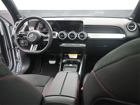 New 2024 Mercedes-Benz GLB 250 image 27