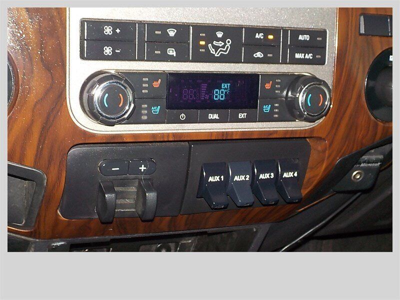 Used 2011 Ford F350 Lariat w/ Lariat Interior Pkg AWD/4WD image 25