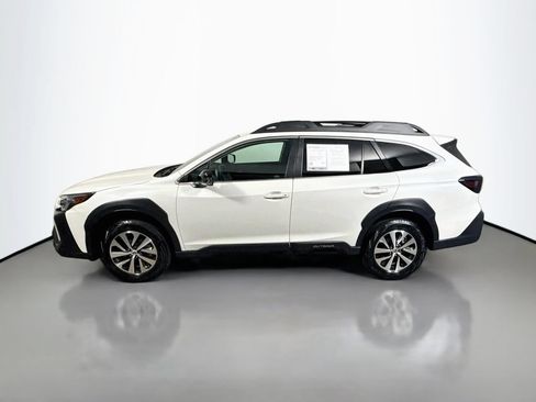 Used 2025 Subaru Outback Premium AWD/4WD image 4