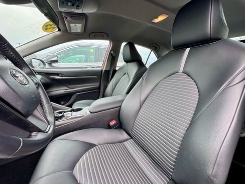 Used 2023 Toyota Camry SE image 12