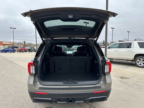 New 2026 Ford Explorer ST-Line w/ ST-Line Street Pack image 8