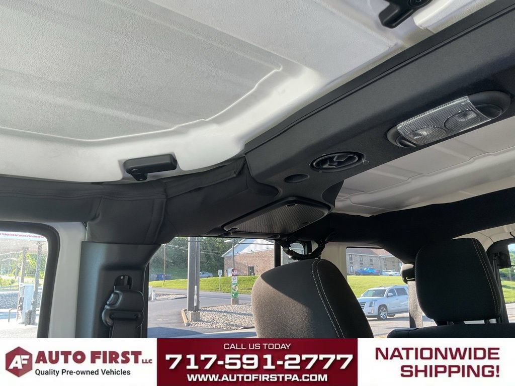 Used 2018 Jeep Wrangler Unlimited Sahara AWD/4WD image 21