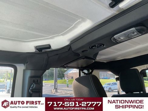 Used 2018 Jeep Wrangler Unlimited Sahara AWD/4WD image 21