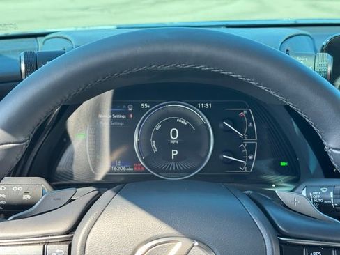 Used 2025 Lexus ES 300h 300h w/ Premium Package image 29