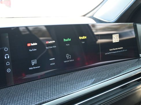 Used 2025 Cadillac Escalade V image 22