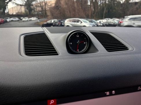 Used 2019 Porsche Cayenne image 23