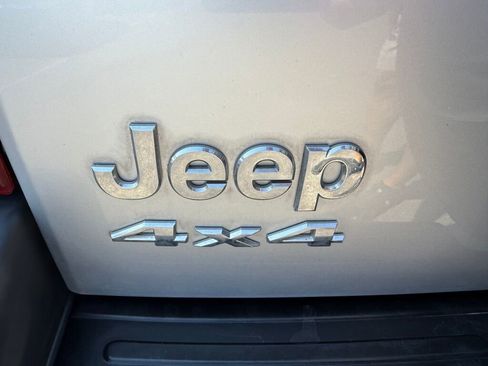 Used 2006 Jeep Liberty Renegade w/ Trailer Tow Group image 8