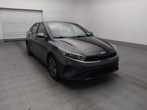 Used 2024 Kia Forte LXS w/ LXS Technology Package FWD image 13