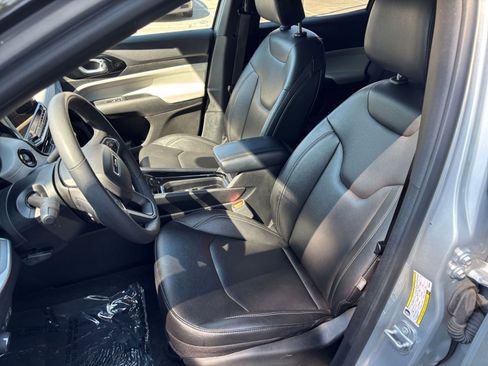 Used 2025 Jeep Compass Limited AWD/4WD image 38