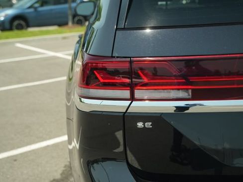 Used 2025 Volkswagen Atlas SE FWD image 43