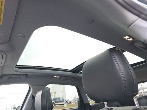 Used 2021 Lincoln Corsair Reserve w/ Equipment Group 201A image 2