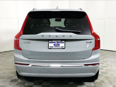 Used 2024 Volvo XC90 B6 Plus image 4