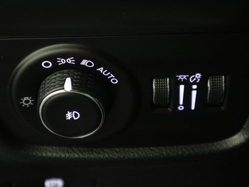 Used 2024 Jeep Grand Cherokee L Limited w/ Luxury Tech Group II image 35