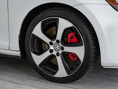 Used 2015 Volkswagen GTI SE image 53