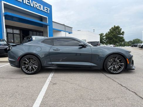 Used 2022 Chevrolet Camaro ZL1 RWD image 2