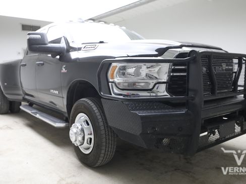 Used 2023 RAM 3500 Big Horn w/ Level B Equipment Group AWD/4WD image 6