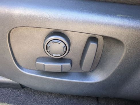 Used 2022 Land Rover Range Rover Velar R-Dynamic S image 15