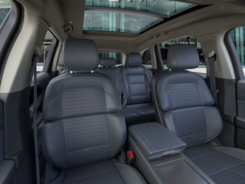 New 2025 Lincoln Nautilus Reserve image 10