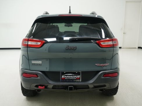 Used 2015 Jeep Cherokee Trailhawk w/ Leather Interior Group AWD/4WD image 5