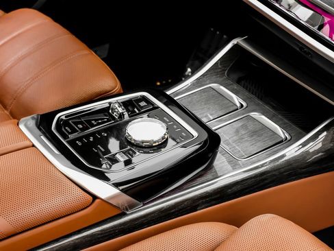 Used 2025 BMW 760i xDrive image 21