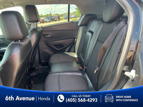 Used 2019 Chevrolet Trax LT w/ LT Convenience Package AWD/4WD image 15
