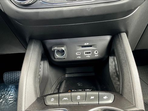 Used 2022 Chevrolet TrailBlazer ACTIV w/ Sun and Liftgate Package FWD image 26