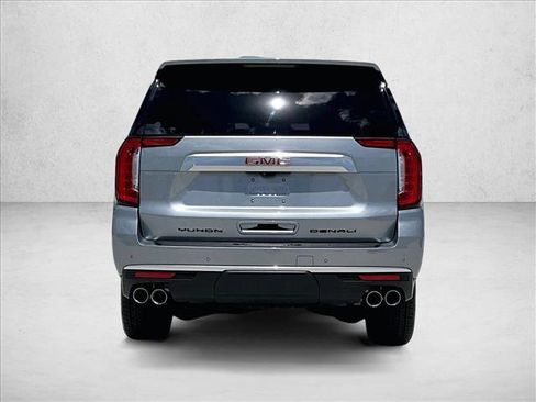Used 2024 GMC Yukon XL Denali w/ Advanced Technology Package RWD image 4