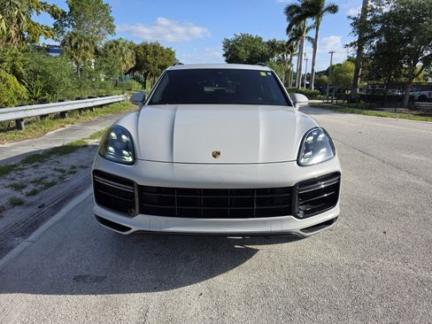 Used 2021 Porsche Cayenne Turbo S image 8