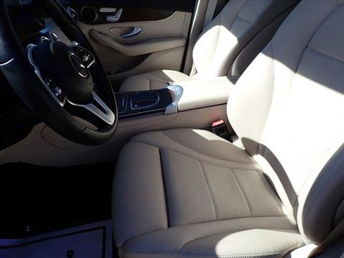 Used 2022 Mercedes-Benz GLC 300 4MATIC image 12