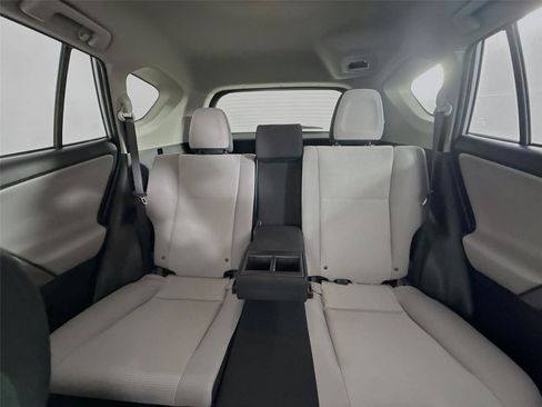 Used 2018 Toyota RAV4 XLE FWD image 13