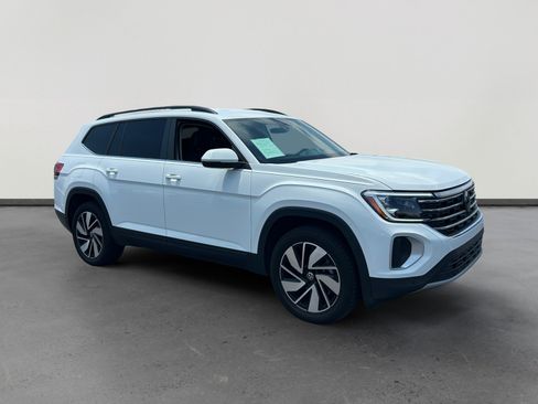 Used 2024 Volkswagen Atlas SE FWD image 7