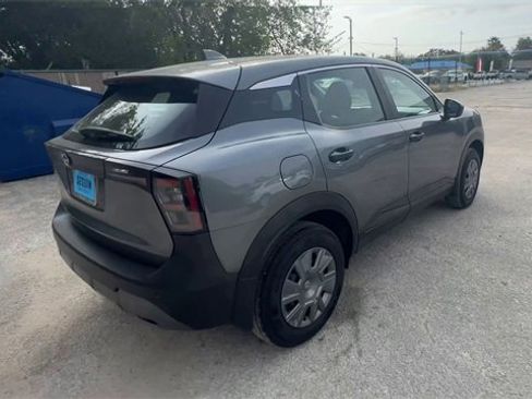 Used 2025 Nissan Kicks S image 8