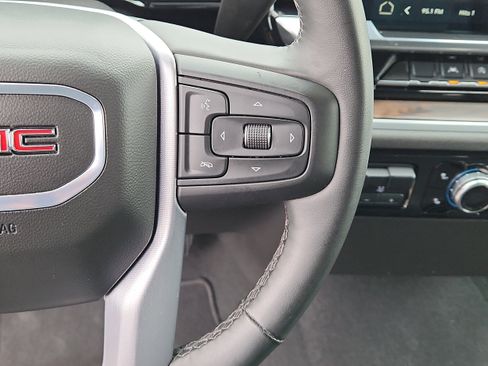 Used 2025 GMC Sierra 1500 SLT image 17