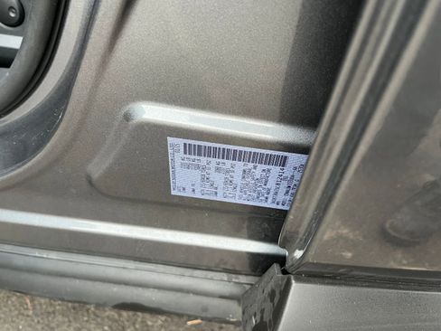 Used 2025 Nissan Rogue SV image 31