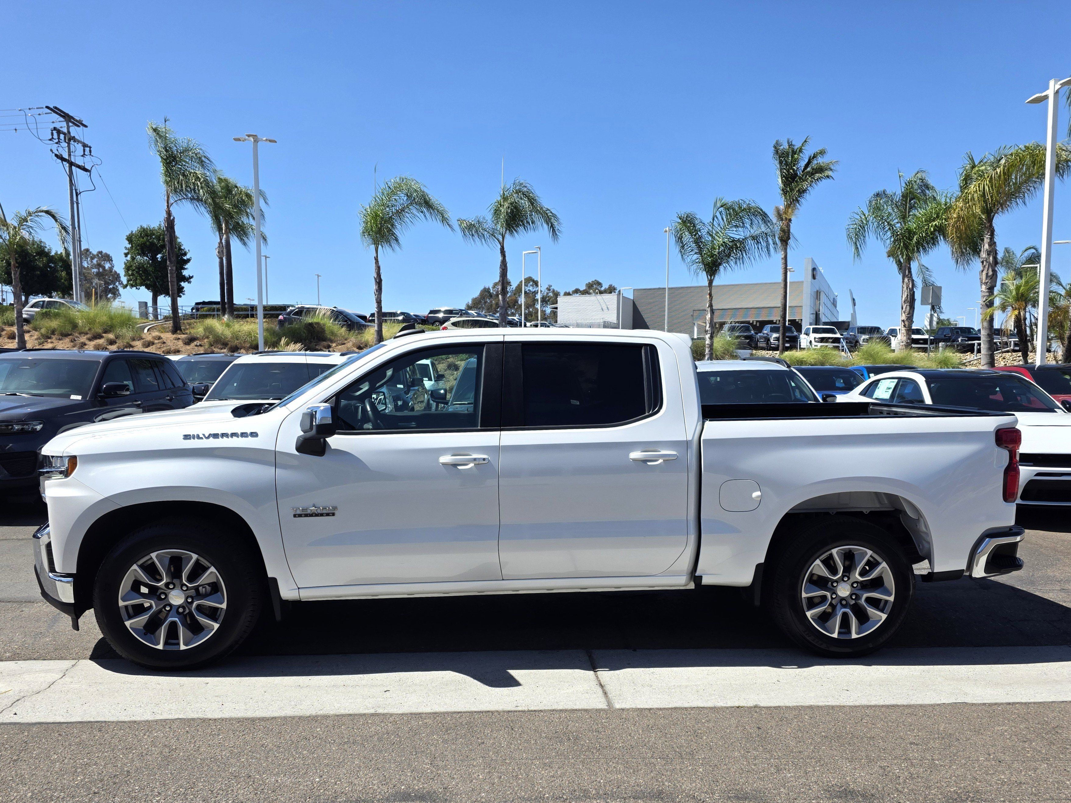 Used 2021 Chevrolet Silverado 1500 LT w/ Convenience Package II RWD image 2
