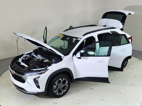 New 2026 Chevrolet Trax LT image 25