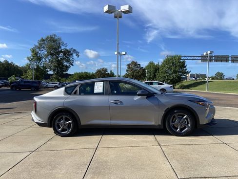 Used 2025 Kia K4 FWD image 13