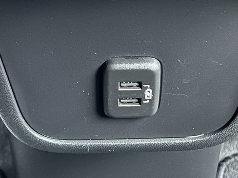 Used 2024 Chevrolet Equinox LT AWD/4WD image 34