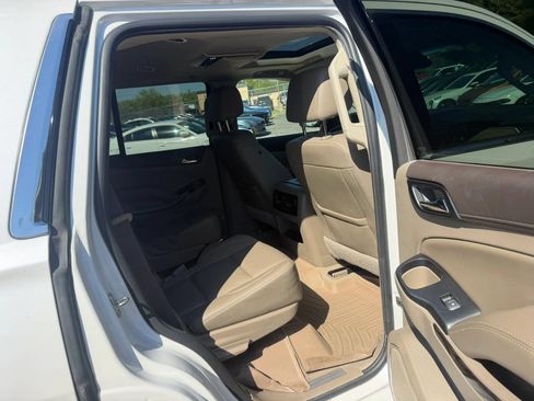 Used 2019 GMC Yukon SLT w/ Open Road Package AWD/4WD image 25