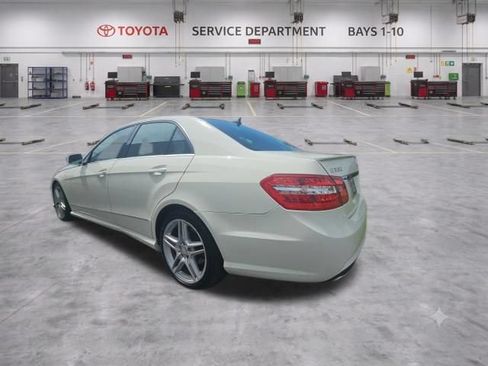 Used 2011 Mercedes-Benz E 350 4MATIC Sedan image 6