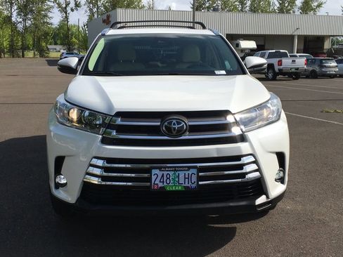 Used 2019 Toyota Highlander Limited AWD/4WD image 10
