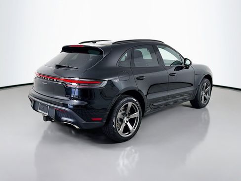 Certified 2025 Porsche Macan AWD/4WD image 9