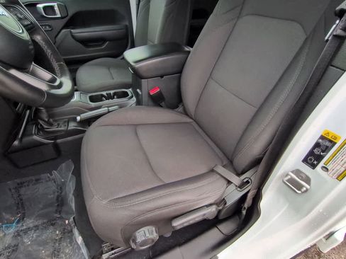 Used 2022 Jeep Wrangler Unlimited Sport image 15