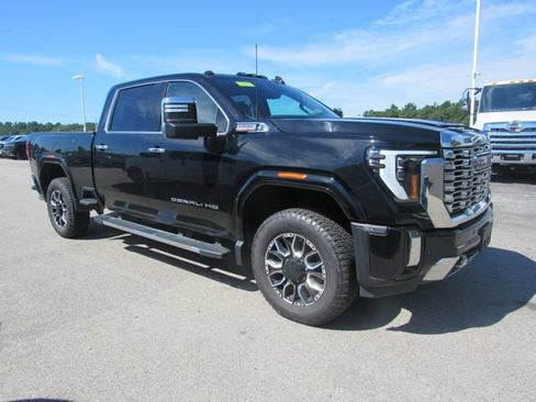 Certified 2024 GMC Sierra 2500 Denali w/ Denali Reserve Package AWD/4WD image 6