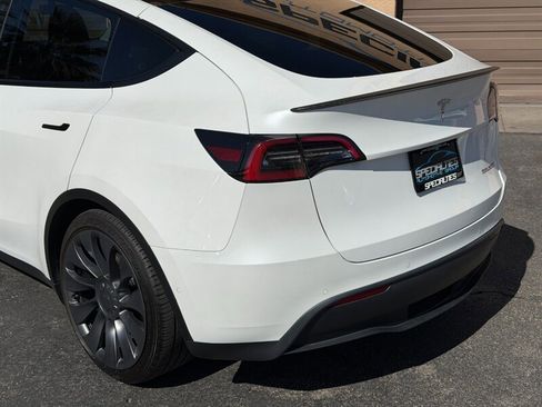 Used 2021 Tesla Model Y Performance AWD/4WD image 13